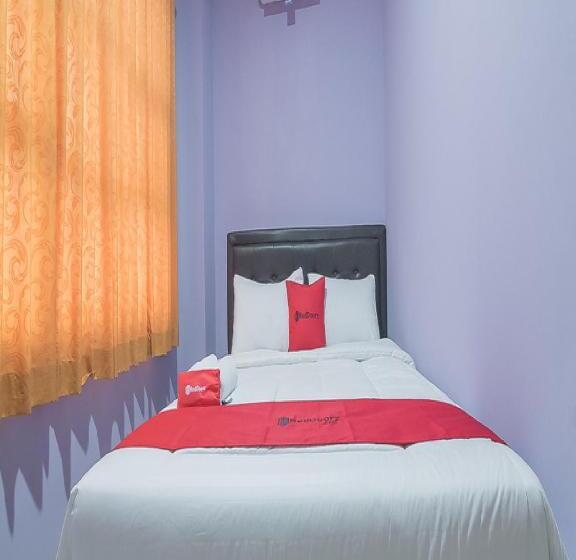 Номер Стандарт, Reddoorz @ Gatot Subroto Street Bandung 3