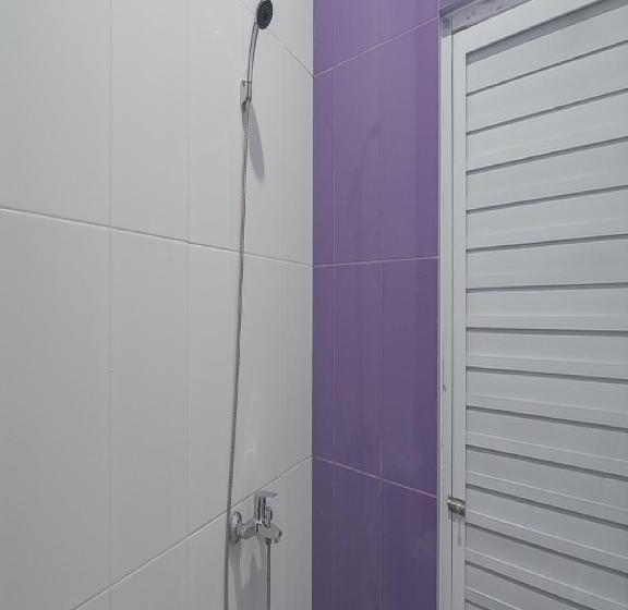 Номер Стандарт, Reddoorz @ Gatot Subroto Street Bandung 3