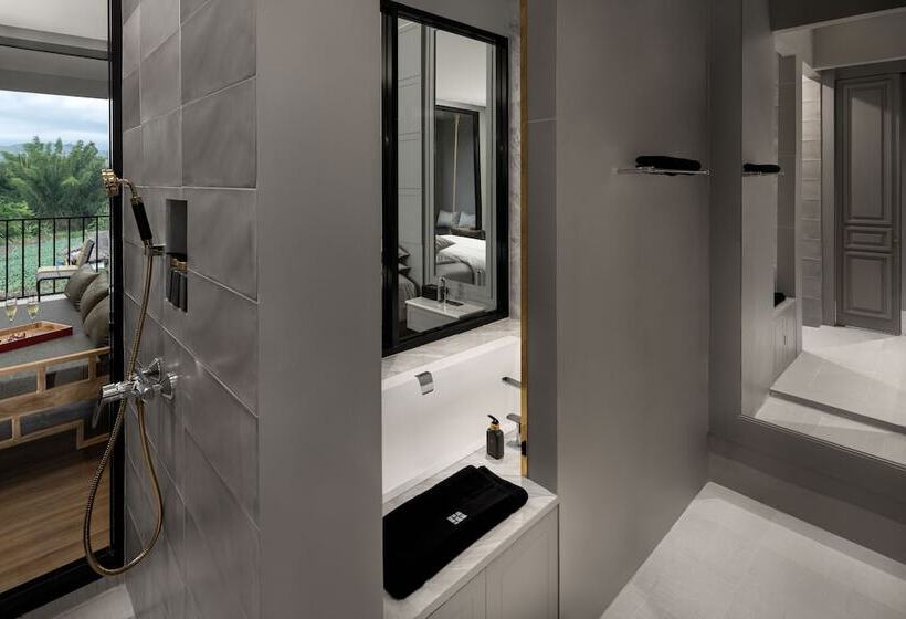 디럭스 룸 산전망, Sirinati Ban Thung Samo Khao Kho