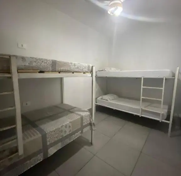 スタンダード４人部屋, Hostel Gravatá