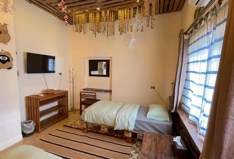 اتاق استاندارد, Carob Hostel