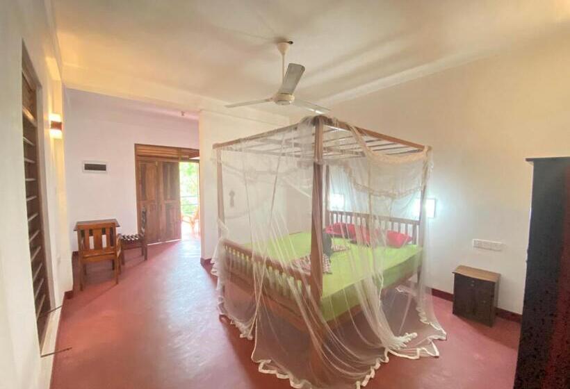 带阳台的豪华间, Hidden Garden Tangalle