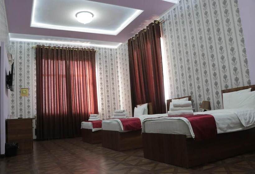 חדר דלוקס לשלושה, Villa Oasis