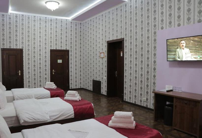 חדר דלוקס לשלושה, Villa Oasis