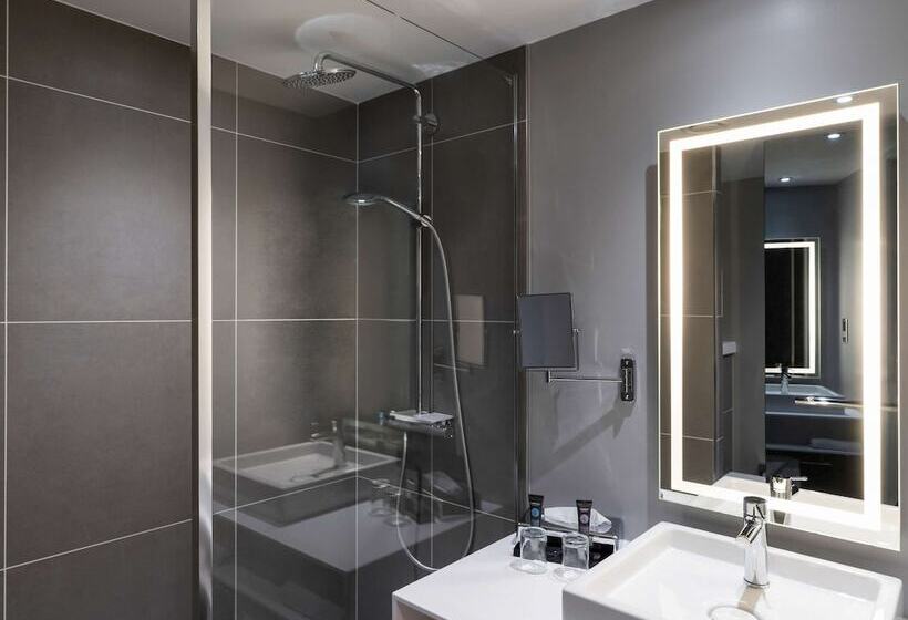Полулюкс, Novotel Leicester