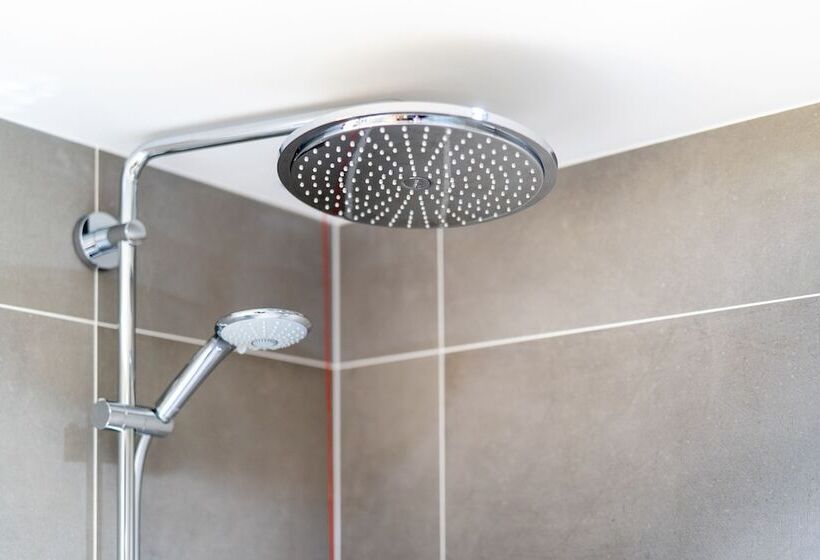 Полулюкс, Novotel Leicester