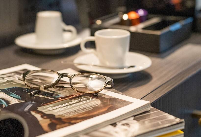 Полулюкс, Novotel Leicester