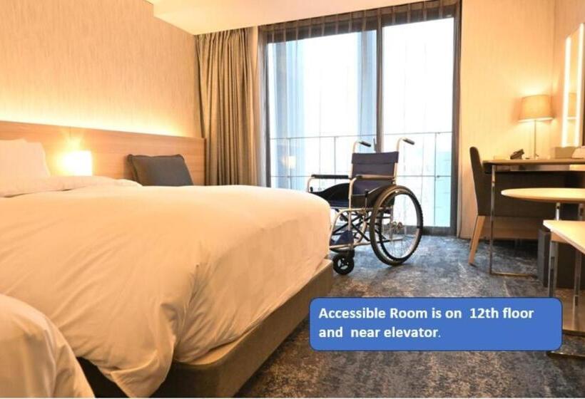 חדר סטנדרט מותאם לאדם עם מוגבלויות, Royal Classic Osaka