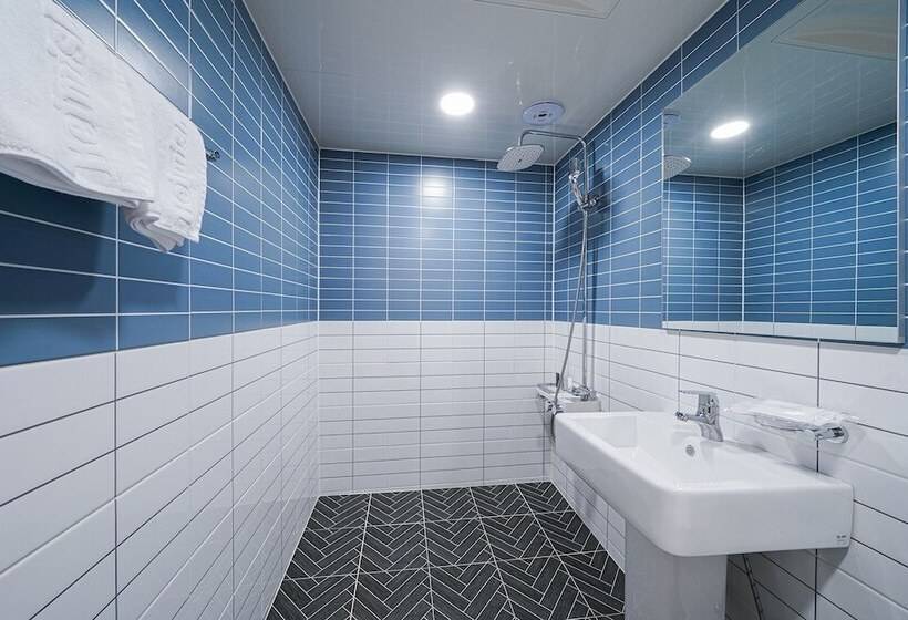 اتاق خانوادگی, Heimish