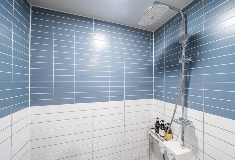 اتاق خانوادگی, Heimish