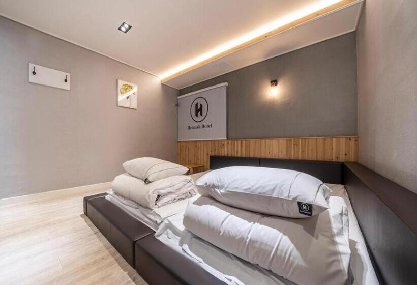 اتاق خانوادگی, Heimish