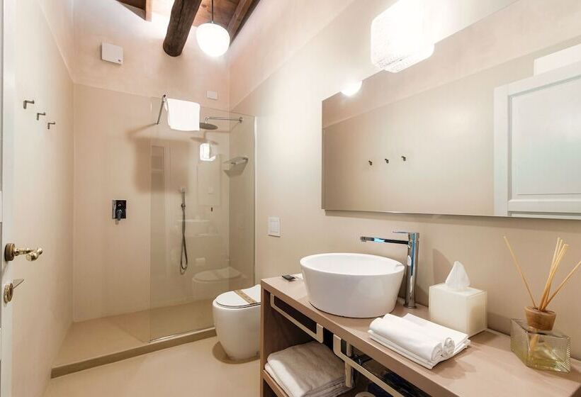 デラックスルーム, Dandelion Como Suites & Park