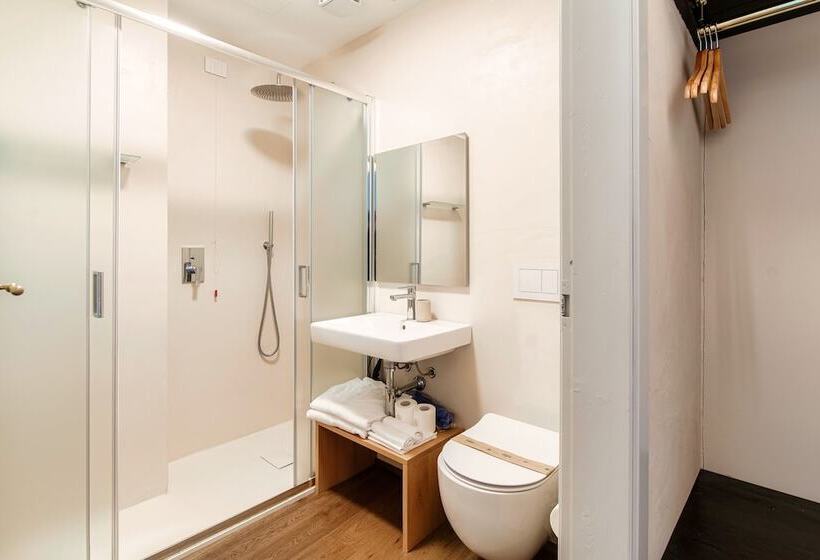 スタンダードルーム, Dandelion Como Suites & Park