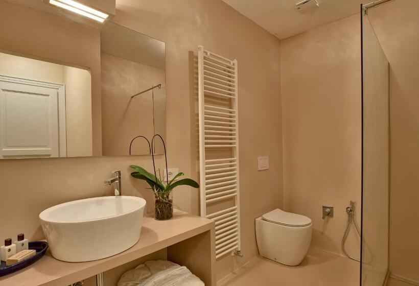 デラックスルーム, Dandelion Como Suites & Park