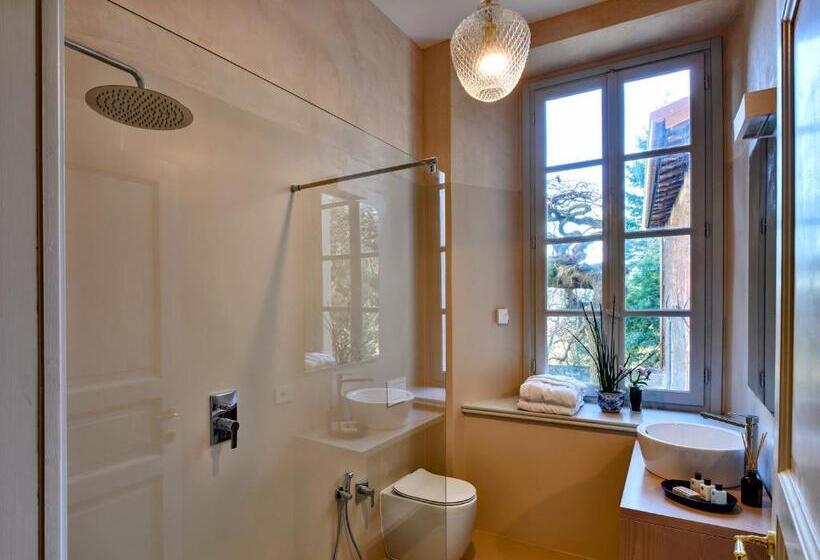 スイート, Dandelion Como Suites & Park