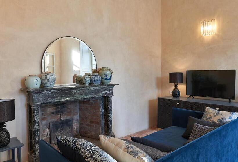 スイート, Dandelion Como Suites & Park