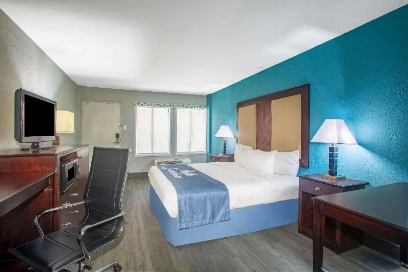 キングサイズベッドのスタンダードルーム, Days Inn By Wyndham Mobile I65