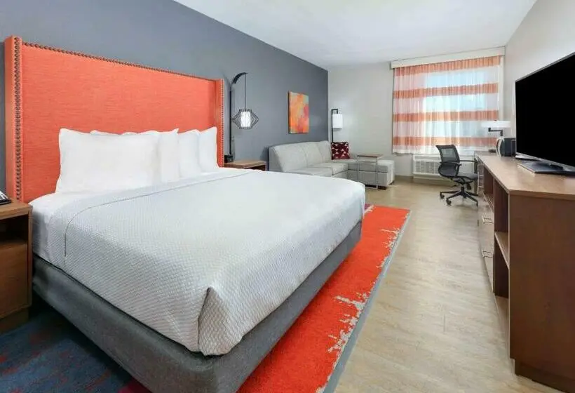 キングサイズベッドのスーペリアルーム, La Quinta Inn & Suites By Wyndham Lakeway
