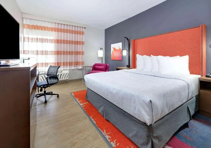 デラックスルーム, La Quinta Inn & Suites By Wyndham Lakeway