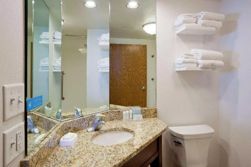 レイクビュースタンダードルーム, Hampton Inn Duluth Canal Park