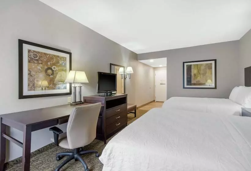 ２ダブルベッドのスタンダードルーム, Hampton Inn Mebane