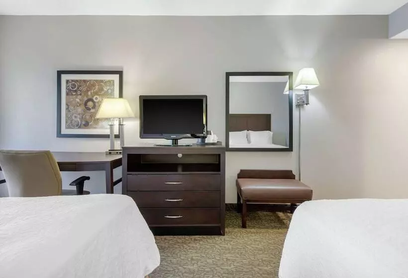 ２ダブルベッドのスタンダードルーム, Hampton Inn Mebane