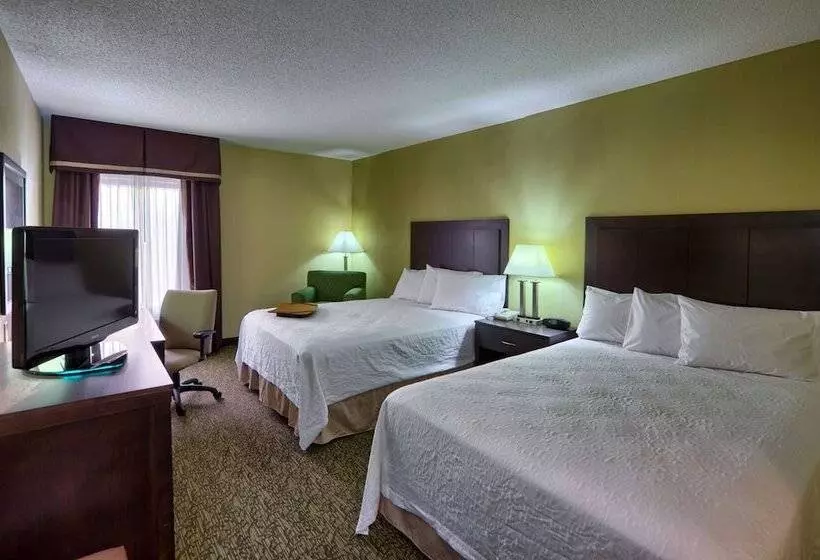 ２ダブルベッドのスタンダードルーム, Hampton Inn Mebane