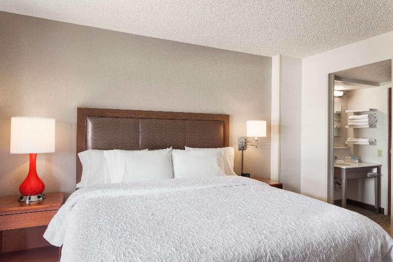 غرفة قياسية سرير كينج, Hampton Inn & Suites Denvercherry Creek