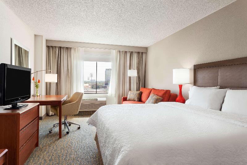 غرفة قياسية سرير كينج, Hampton Inn & Suites Denvercherry Creek