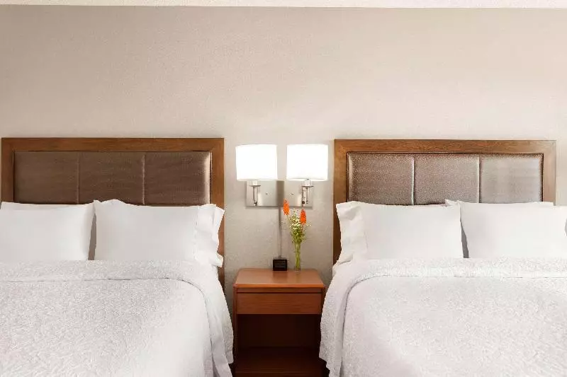 マウンテンビュースタンダードルーム, Hampton Inn & Suites Denvercherry Creek