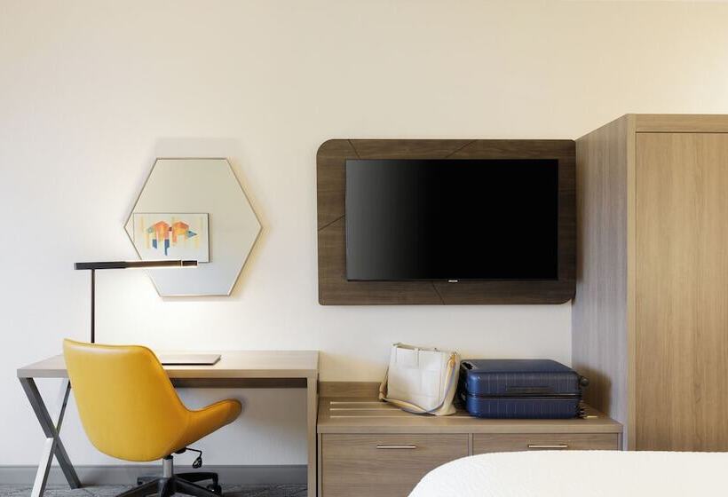 جناح, Holiday Inn Express Fremont, An Ihg