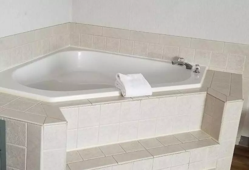 キングサイズベッドのスイートルーム, Red Lion Inn & Suites Port Orchard