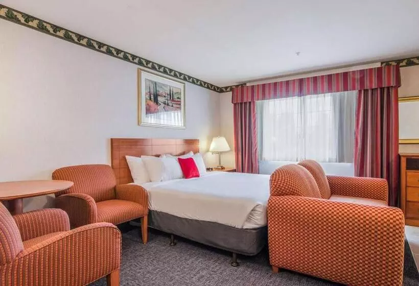 キングサイズベッドのスイートルーム, Red Lion Inn & Suites Port Orchard