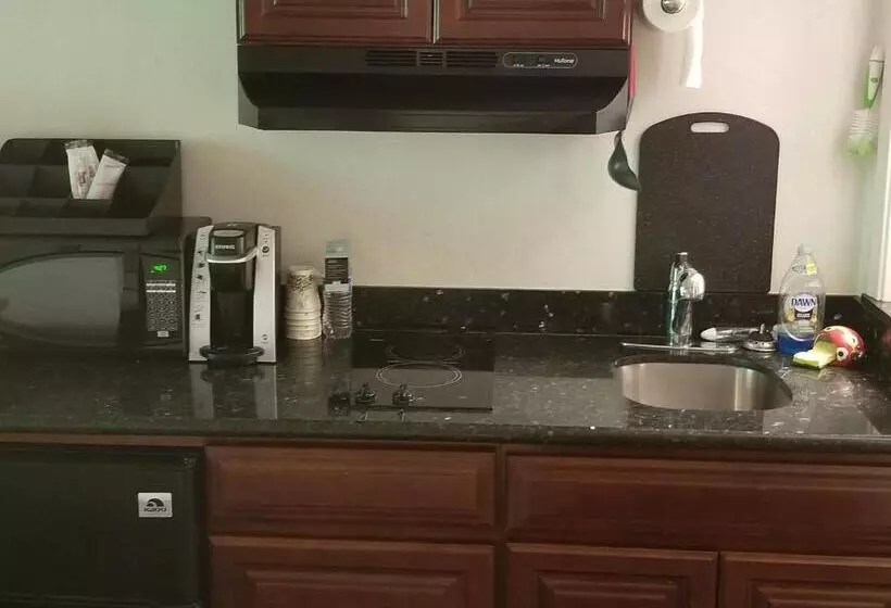 キングサイズベッドのスタンダードルーム, Red Lion Inn & Suites Port Orchard