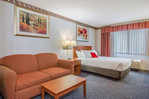 经济房, Red Lion Inn & Suites Port Orchard