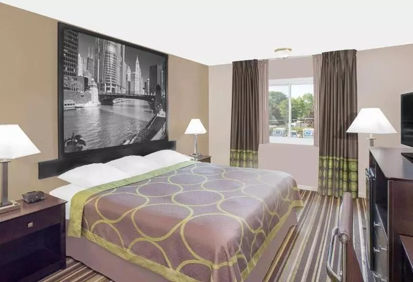 Standard-invahuone King-vuode, Super 8 By Wyndham Morton Grove/chicago