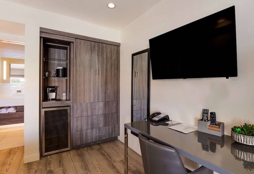 سوییت, Surestay Plus Hotel By Best Western Tempe University