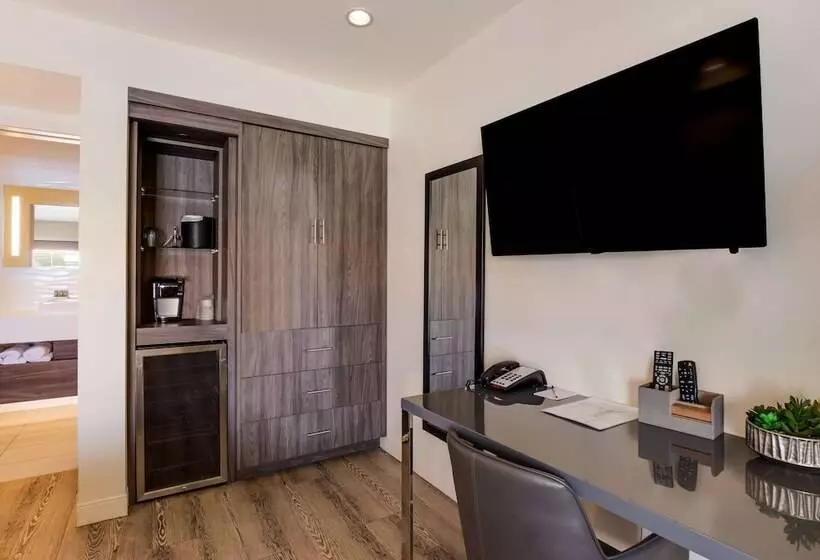 スイート, Surestay Plus Hotel By Best Western Tempe University