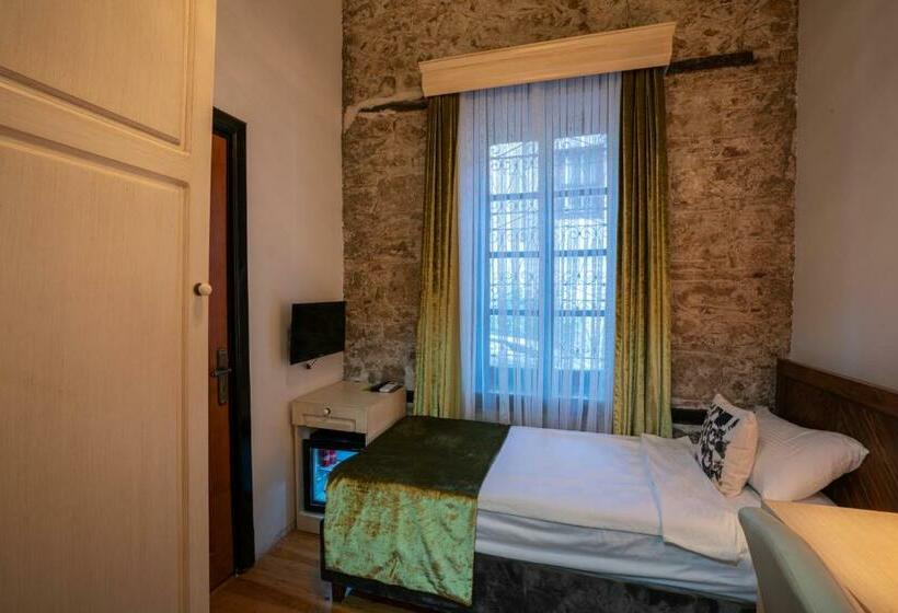 اتاق استاندارد یک نفره, Cedrus