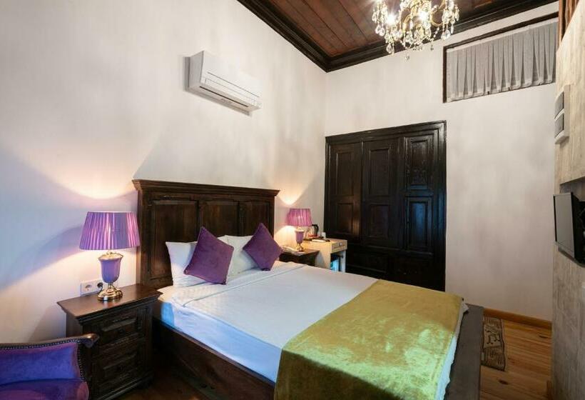 اتاق لوکس, Cedrus