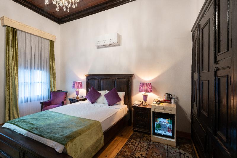 اتاق لوکس, Cedrus