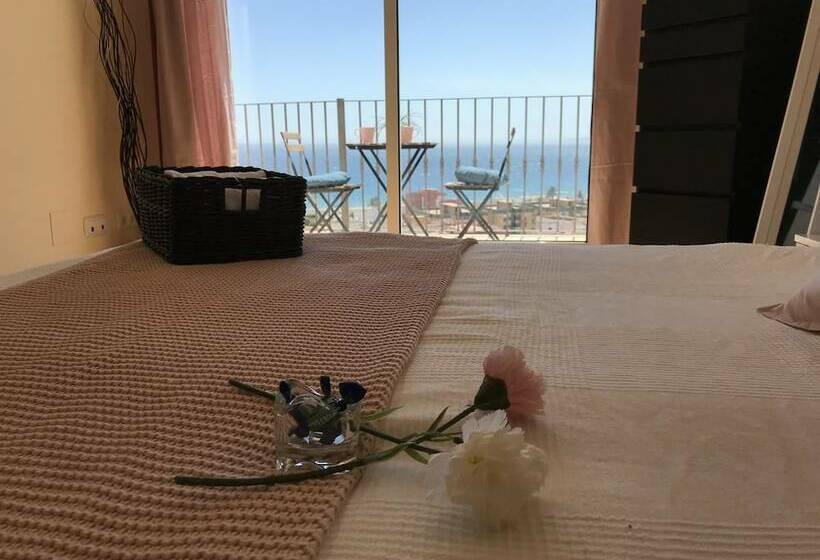 バス共有のスタンダードルーム, Rooms In Seafront Villa