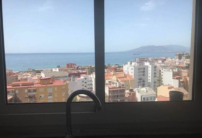 バス共有のスタンダードルーム, Rooms In Seafront Villa