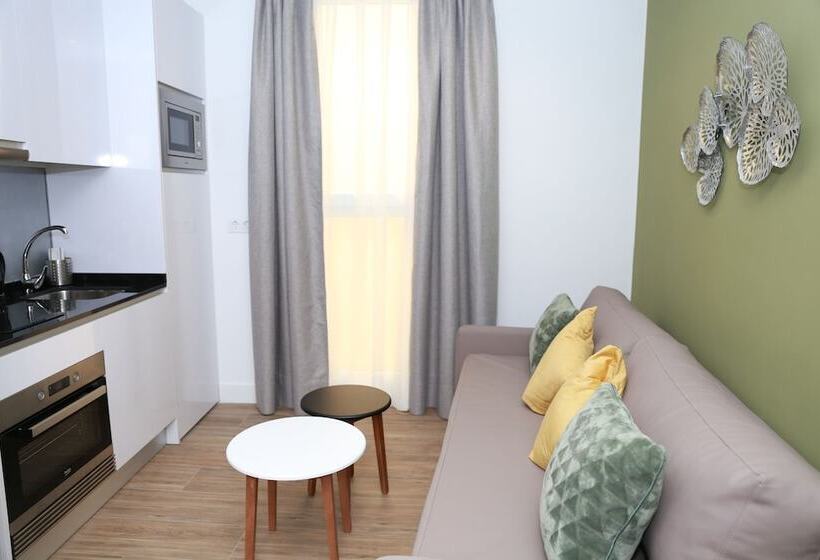 1 Bedroom Penthouse Apartment, New Point Opera