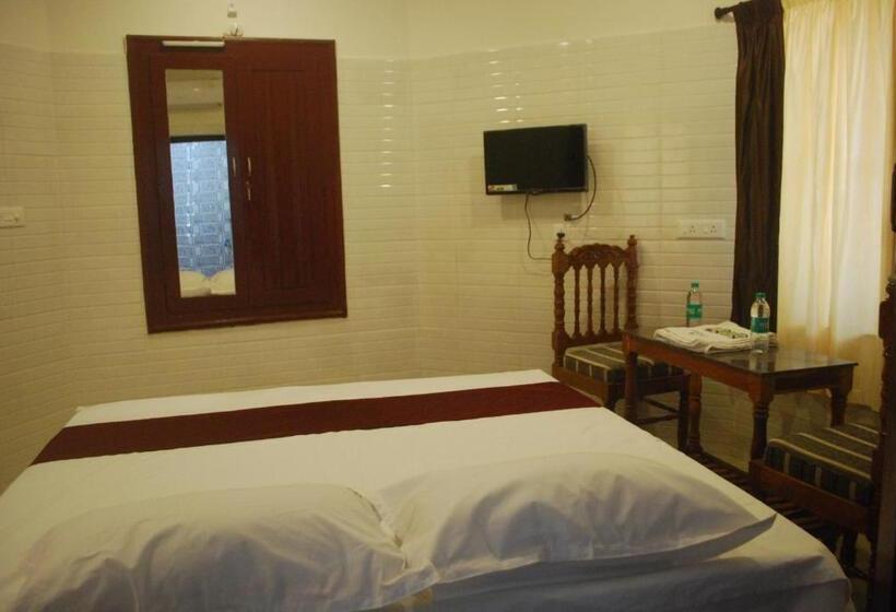 Номер Deluxe, Jebasakthy