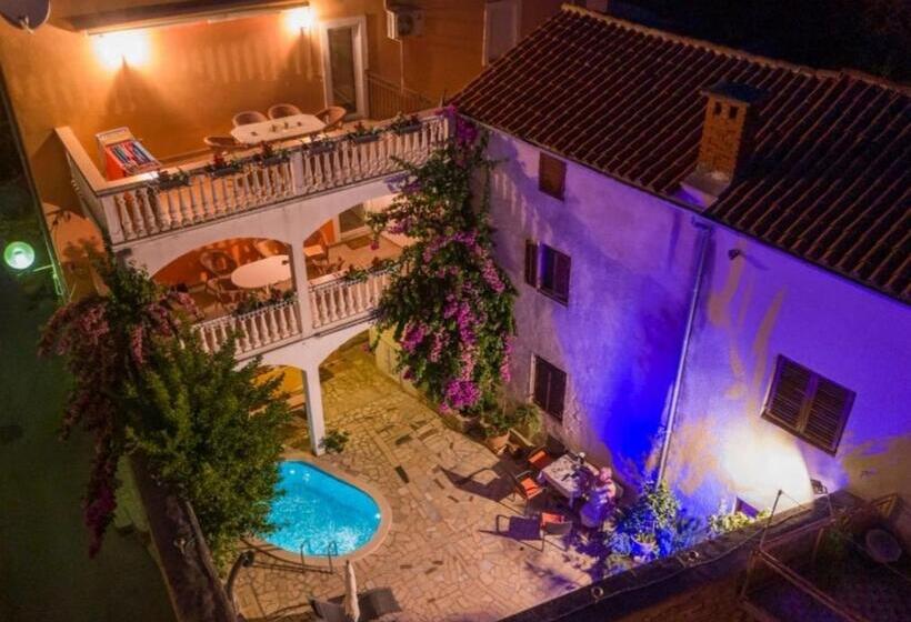 침실 1개 아파트, Apartments Salčinović