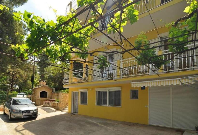 شقة غرفة واحدة, Apartments Tojčić