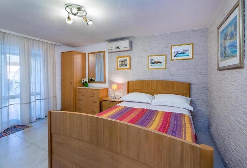 סטודיו סטנדרט עם מרפסת, Villa Schober Baška