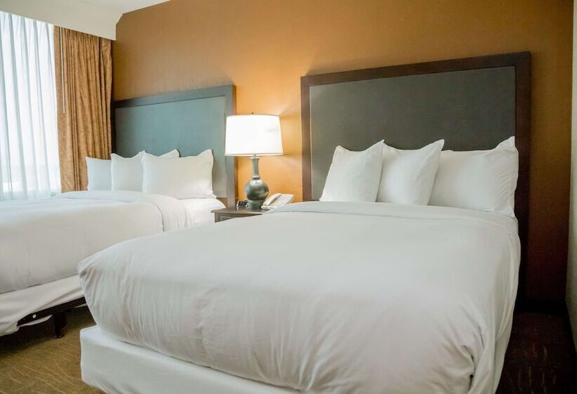 Люкс, Embassy Suites By Hilton Lexington Green