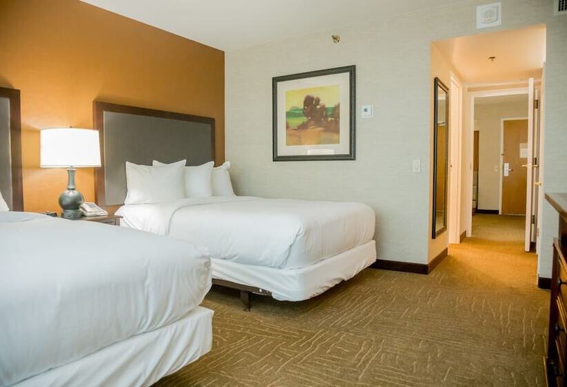 스위트, Embassy Suites By Hilton Lexington Green